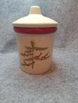 Hallmark Ceramic Christmas Cinnamon Scent Candle With Lid 6 Inches Used. Fixed Price $7.99.