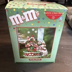 2004 Dept 56 M&ms Candy House + Dish In Box 59317. Fixed Price $50.00.