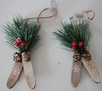 Happy Holidays ( 2-PACK ) Wooden Skis Pinecones Christmas Tree Ornaments Nwt. Fixed Price $11.90.