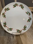 Kashima Christmas Holly Dinner Plate. Fixed Price $18.00.
