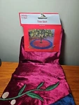 Holiday Style Christmas Tree Skirt 40" Red Burgundy W/leaf Accents New. Fixed Price $12.95.