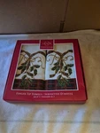 Lenox Set Of 2 Holiday Nouveau Christmas Finger Tip Towels Holly & Berries New. Fixed Price $19.00.
