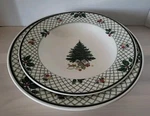 Mikasa Heritage CAB08 9.5" & 10.5" Serving Bowl Set "christmas Story" Pre-owned. Fixed Price $55.00.