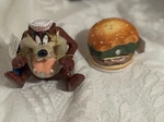 Looney Tunes Taz Eating Burger Salt & Pepper Shakers Magnetic Westland Nob. Fixed Price $22.97.