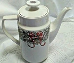 Macy's Mpd The Cellar 8 Cups Holiday Wreath Christmas 1995 Coffee Tea Pot/lid. Fixed Price $21.75.