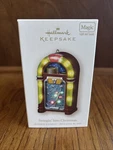 Nos Nib 2008 Hallmark Swingin Into Christmas Jukebox Light & Sound Ornament New. Fixed Price $20.99.