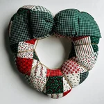 Vtg Heart Shaped Stuffed Fabric Wreath Christmas Holiday Pillow Door Decor Bow. Fixed Price $12.27.