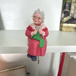 1988 Hallmark Mrs. Santa Claus Knitting 5" Stocking Holder Hanger Grandma Unused. Fixed Price $12.50.