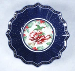 Villeroy Boch Small Ruffled Bowl Toys Fantasy Christmas Candy Dish Santas Elf. Fixed Price $18.00.