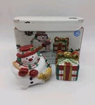 Fitz And Floyd Plaid Christmas Salt & Pepper Shaker Set 2063/127. Fixed Price $10.49.