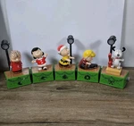 Hallmark Peanuts Christmas Dance Party Music & Motion 5 Figure Set W Lights 2017. Fixed Price $99.00.