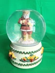 Santa Claus Musical Snow Globe International Resourcing Here Comes 1995 (8. Fixed Price $35.50.