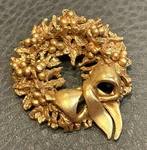 Vintage Signed Raffine Rich Gold Tone Christmas Holiday Wreath Brooch Pin. Fixed Price $11.70.