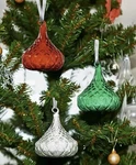 Set Of 3 Godinger Hershey's Kisses Christmas Tree Ornaments Red Green Clear. Fixed Price $21.99.