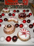 John Derian Vintage Style Christmas 60" Glass Cookie Garland Red White Gold Box. Fixed Price $119.99.