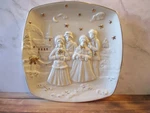 Mikasa Holiday Elegance Caroler Plate FK001/301 Boxed Fine Porcelain Prev. Owned. Fixed Price $19.99.