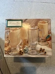Holiday Gold By Indiana Glass 16K Trim Mug - Set Of 4 (2 New Used). Fixed Price $25.00.