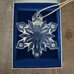Mikasa Joyous Collection - Snowflake Ornament SN092/568 In Box. Fixed Price $9.00.