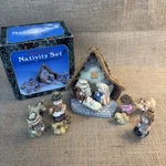 Giftco Inc Miniature Nativity Set Polystone Folk Art Primitive Complete. Fixed Price $17.99.
