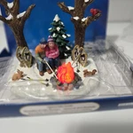 Lemax - Staying Warm #04224 Lighted Table Accent 2010 Tested Works. Fixed Price $24.00.