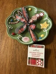 Hallmark Christmas Holiday Treats Tidbits Plate & Spreader Knife 6.5" Nwt. Fixed Price $16.95.