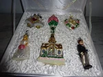 Old World Christmas 14011 Glass Blown Wedding Ornament Collection Case. Fixed Price $49.99.