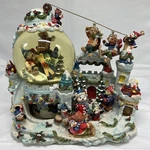 Grandeur Noel Musical Water Globe 2001 Santa Claus North Pole Elf Toys Christmas. Fixed Price $89.00.