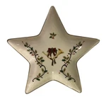 Mikasa Candy Dish Holiday Bloom FK026 Porcelain Star Shape Nuts Treats Holly. Fixed Price $8.40.