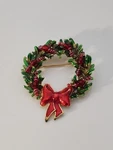 Vintage Signed Tc Christmas Holiday Wreath W/ Beads And Bow Enamel Brooch Pin. Fixed Price $14.95.