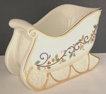 Mikasa Holly Sleigh Fine Porcelain Christmas Centerpiece Bowl KT410. Fixed Price $15.26.