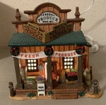 2005 Lemax Harvest Crossing Bill's Produce Mart #55261 Lighted Building. Fixed Price $34.00.