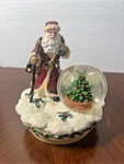 Father Christmas Yankee Candle Topper #103435 Old World Holiday Snow Globe. Fixed Price $13.34.