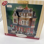 Lemax Caddington Village Taylor Residence Lighted Building 2005 W/ Box. Fixed Price $49.99.