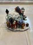 Christmas Penguin Igloo Figurine Winter Scene Resin Holiday Cor. Fixed Price $13.74.