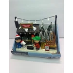 Peanuts Christmas Trees Light Up Musical Table Piece Charlie Brown Snoopy Lucy. Fixed Price $33.75.