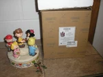 Enesco 2021 Jim Shore Peanuts 6008958 Spreading Christmas Cheer For Repair. Fixed Price $49.99.