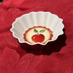 Villeroy & Boch Toys Fantasy 4.5 Fluted Christmas Bowl Decorative Candy Dish. Fixed Price $16.95.