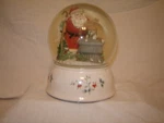 Pfaltzgraff Christmas Heritage Santa Claus Musical Double Snow Globe 047-525-00. Fixed Price $14.00.