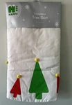 Christmas Skirt 48 White With Red & Green Bed Bath Beyond New. Fixed Price $15.00.