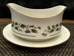Vintage Royal Limited "holly Holiday" Gravy Boat With An Attached Underplate. Fixed Price $16.69.