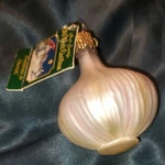 Old World Christmas White Garlic Bulb Glass Ornament 2.75 Inch. Fixed Price $14.98.