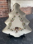 Mikasa Holiday Charm Fine Porcelain Tree Shape Candy Dish Gold Trim FK025. Fixed Price $18.99.