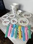95 Looney Tunes Pretend Play Kitchen Cup Plates Spoons Forks Knives Warner Bros. Fixed Price $12.00.