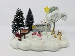 Holiday Living Christmas Lighted Led Musical Winter Vacation Scene # 0477384 Euc. Fixed Price $41.30.
