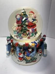 Grandeur Noel Musical Animated Water Globe -collectors Edition 2002 #15571. Fixed Price $34.47.
