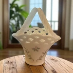 Mikasa Holiday Lace Porcelain Basket 7.5" Holly Berry. Fixed Price $11.90.