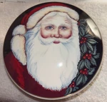 Mikasa Christmas Covered Round Trinket With Lid Santa Old Saint Nick Boxed. Fixed Price $13.50.